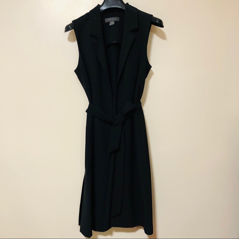 💄 3/$30 Long black belted vest Medium Size 8/10